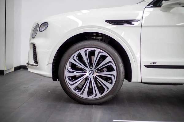 Bentley Bentayga V8 | 2021 | 13,000 km | Original Paint