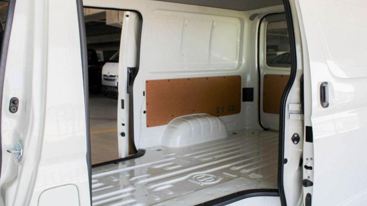 Toyota Hiace Toyota hiace cargo standard 2.7L V4 PETROL-9-9