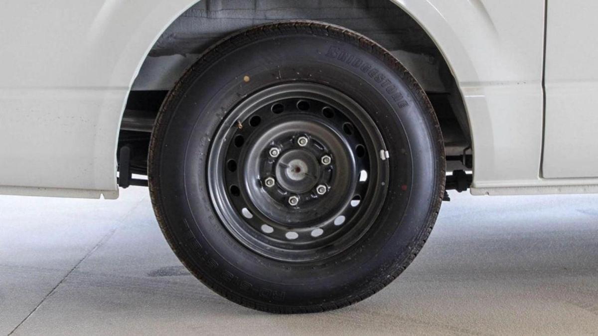 Toyota Hiace Toyota hiace cargo standard 2.7L V4 PETROL-10-10
