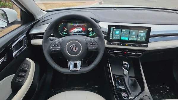 MG5 Full option 2025 | GCC Zero km