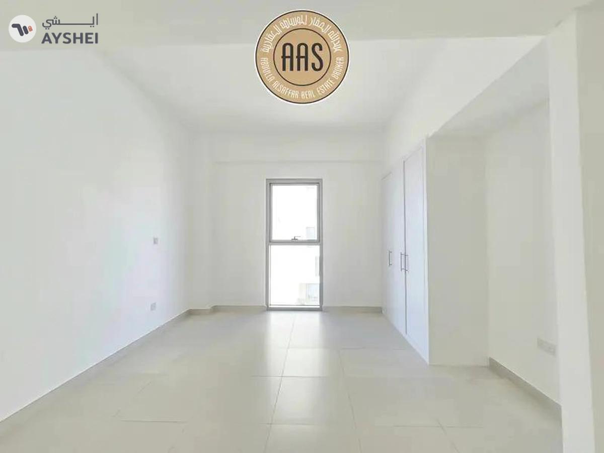 Spacious Apartment ! Pool View ! With Aminities ! Ready to Move ! Luxurious-4-4