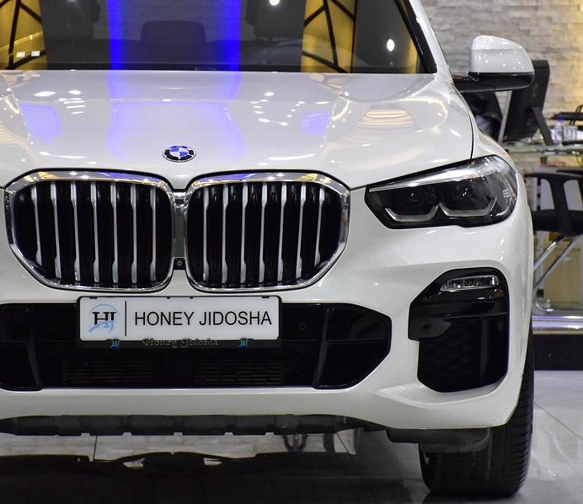 BMW X5 xDrive40i M-Kit ( 2019 Model ) in White Color GCC Specs-3-3