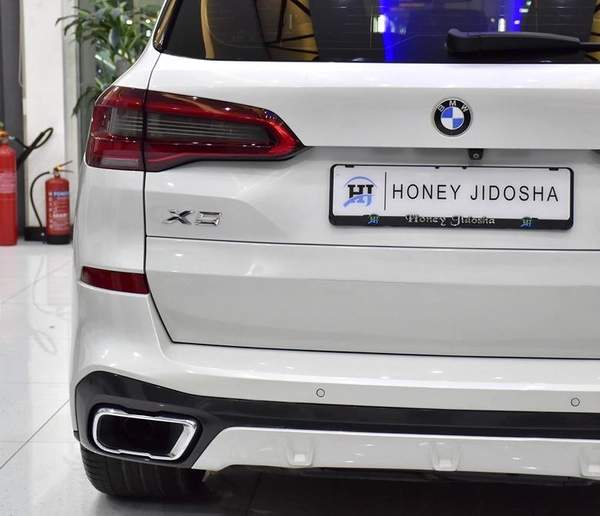 BMW X5 xDrive40i M-Kit ( 2019 Model ) in White Color GCC Specs