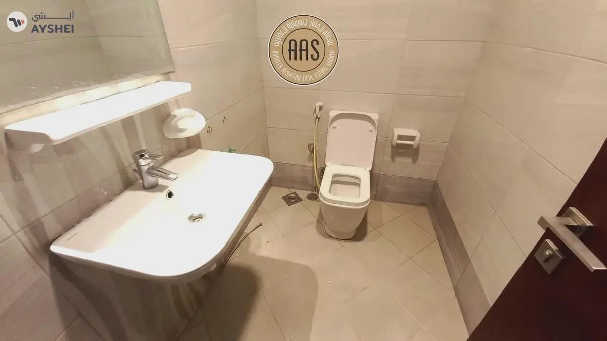 In prime location huge 1bhk with all facilities-1-landscape