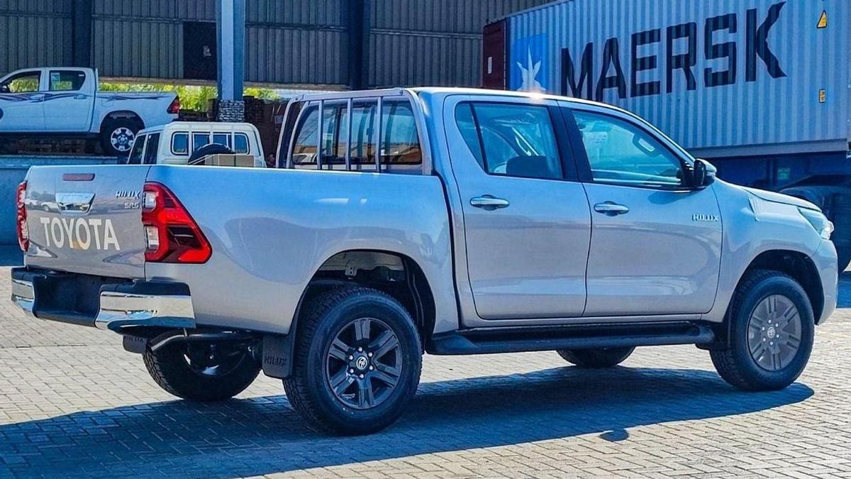 Toyota Hilux NEW Toyota Hilux 2.4L Diesel AT Full option 2024-6-6