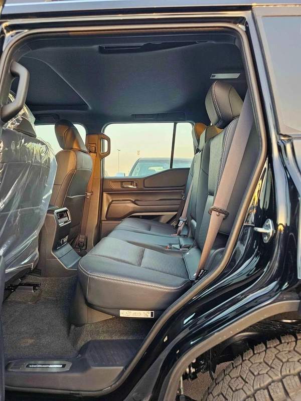 Toyota Prado PLATINUM | 2.8L V4 DIESEL | TOP VARIANT | 360* CAMERA | DIFF LOCK | SUNROOF