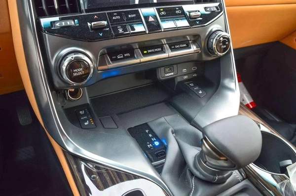 Lexus LX 600 LX 600 Signature 3.5L