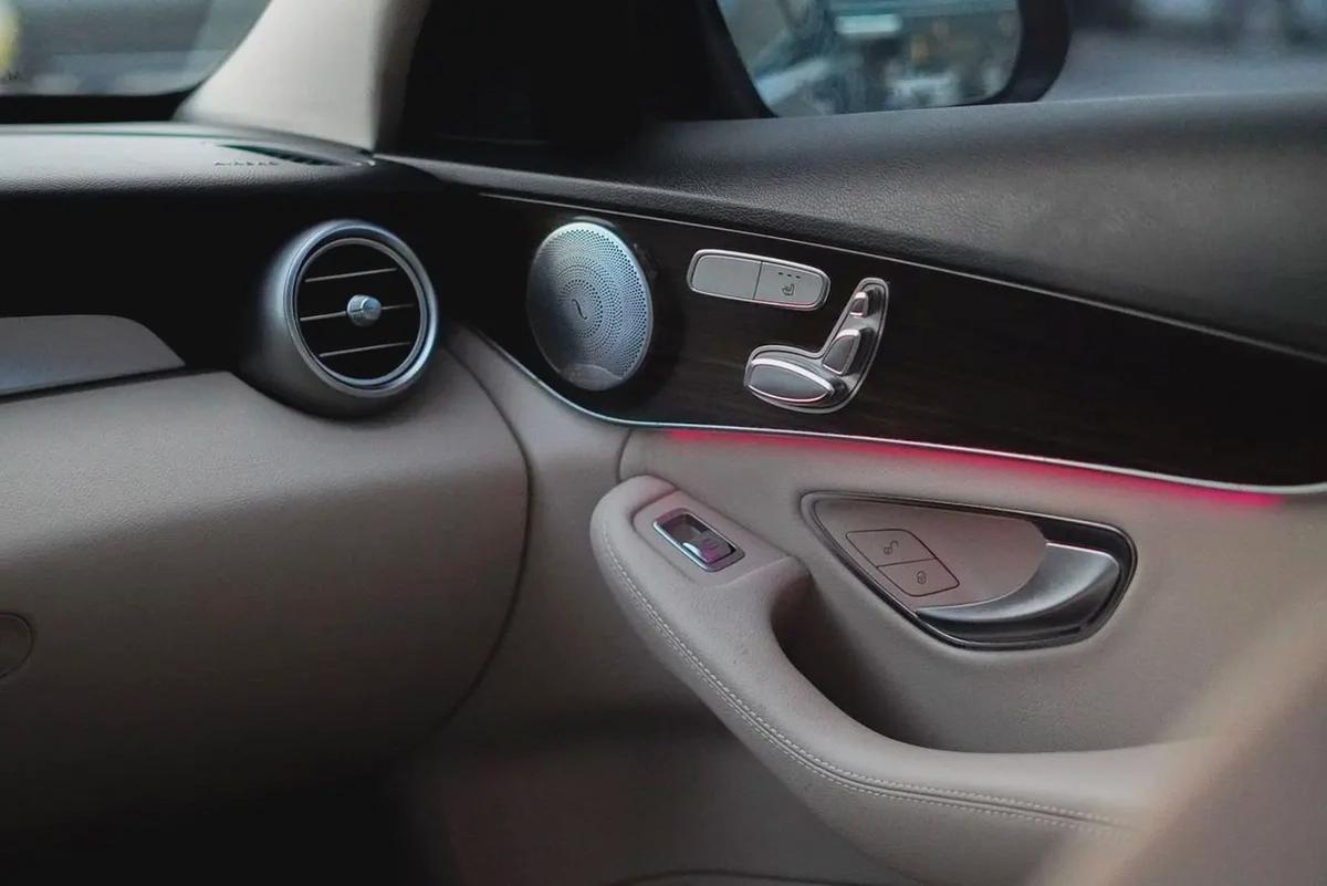 MERCEDES C300 2020-8-8