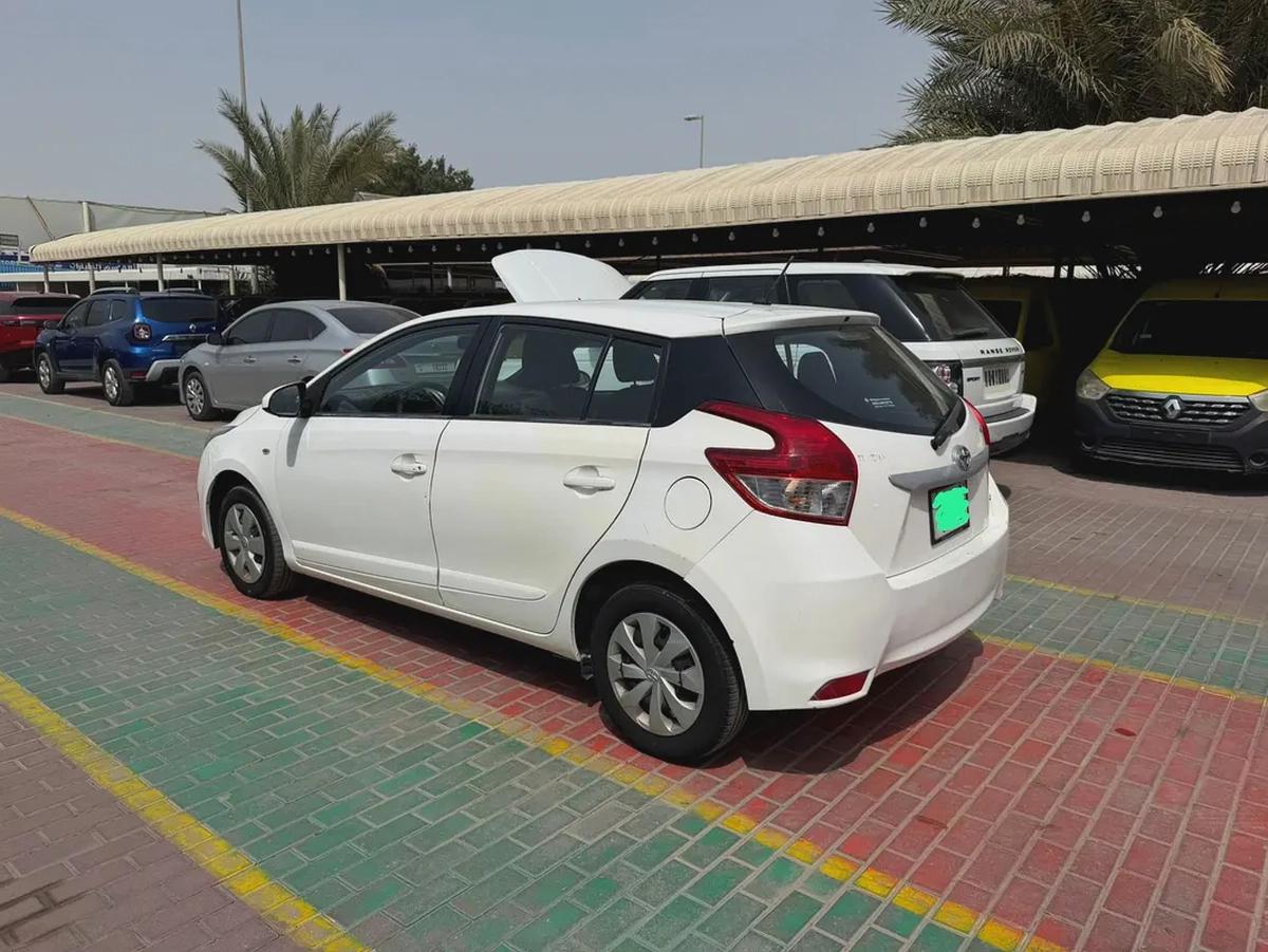 TOYOTA YARIS HB KM IS NOT GENUINE-3-3