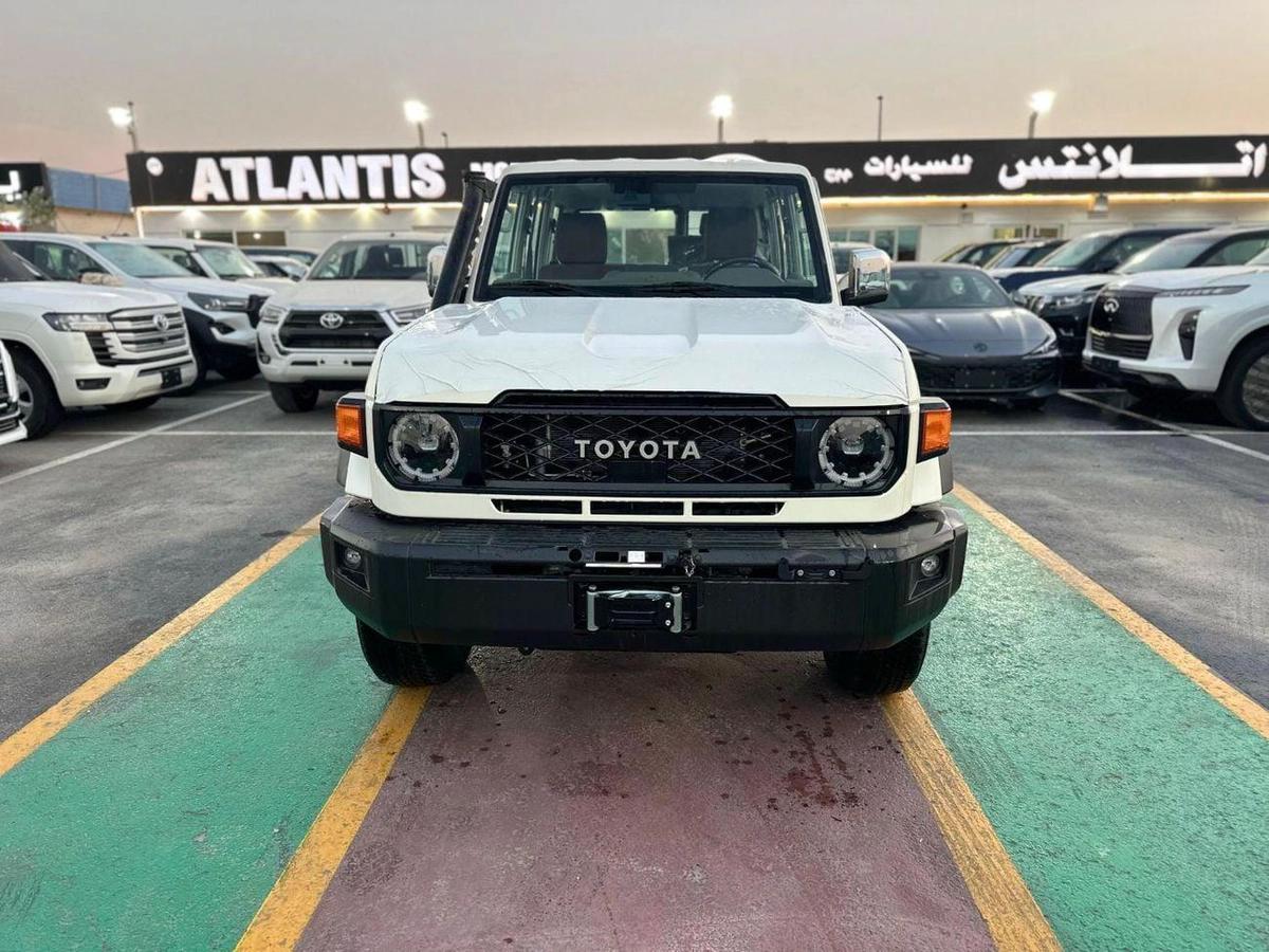 Toyota Land Cruiser 70 LX 2.8L LX 2.8L-1-1