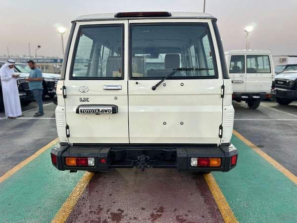 Toyota Land Cruiser 70 LX 2.8L LX 2.8L