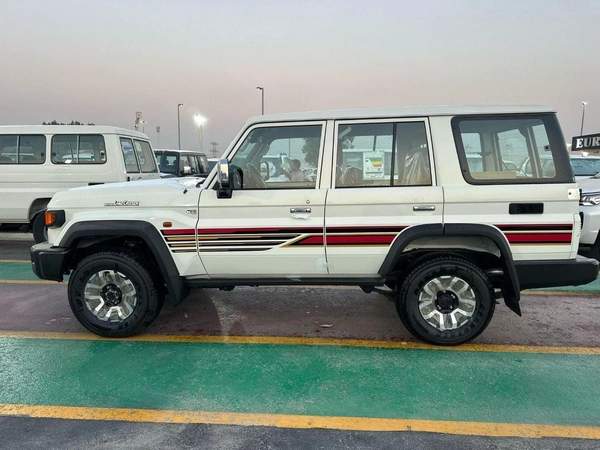 Toyota Land Cruiser 70 LX 2.8L LX 2.8L