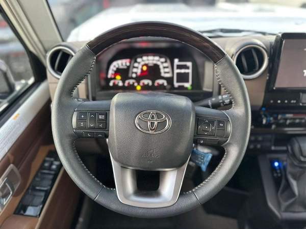 Toyota Land Cruiser 70 LX 2.8L LX 2.8L