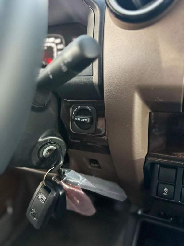 Toyota Land Cruiser 70 LX 2.8L LX 2.8L