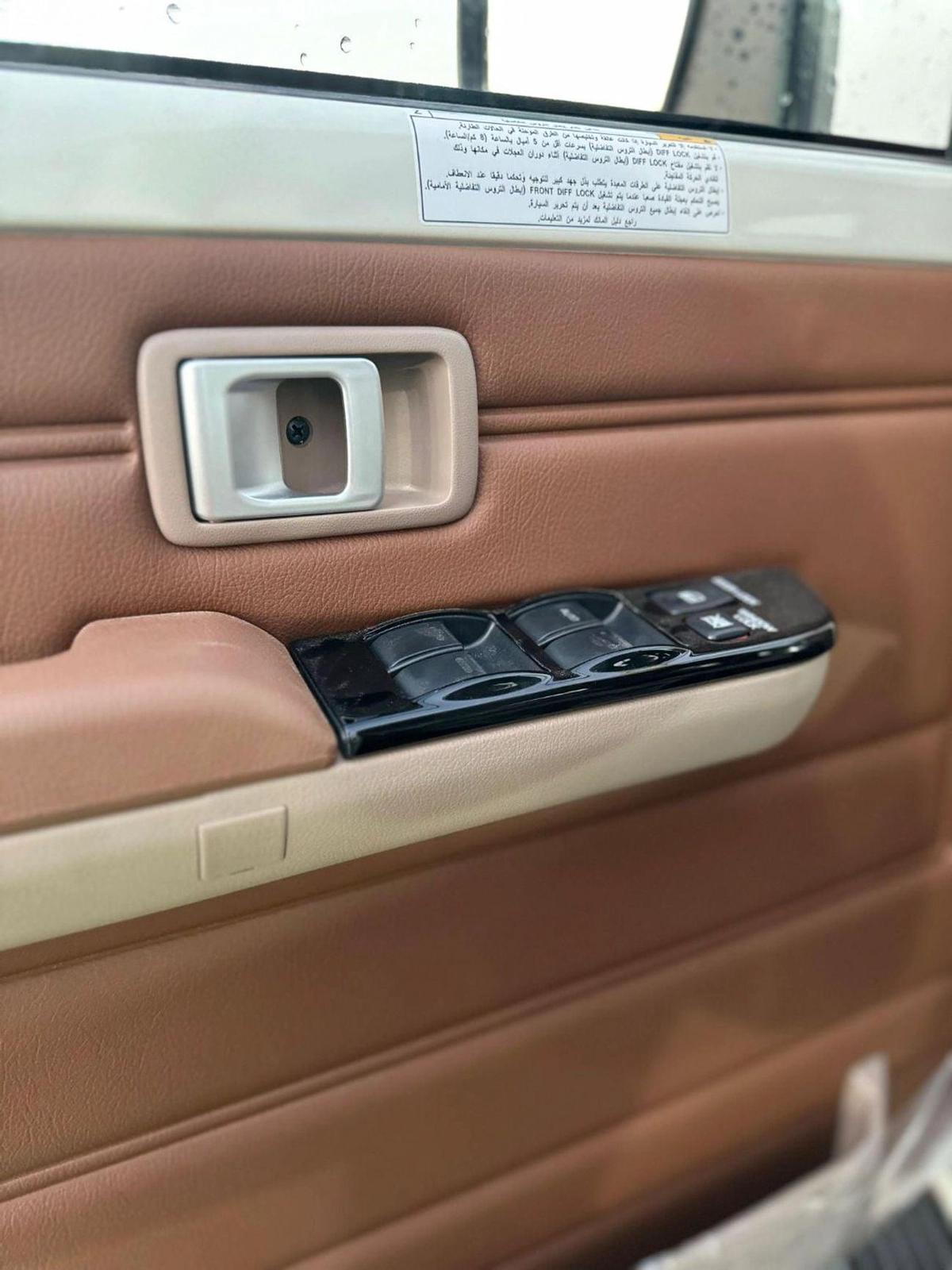 Toyota Land Cruiser 70 LX 2.8L LX 2.8L-10-10