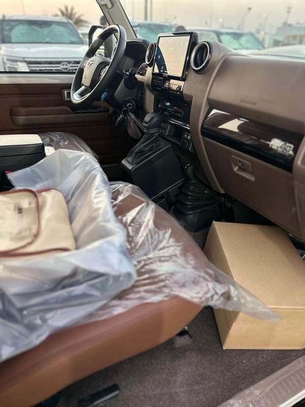 Toyota Land Cruiser 70 LX 2.8L LX 2.8L