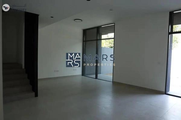 Modern Home with Beautiful Features – A Must-See!