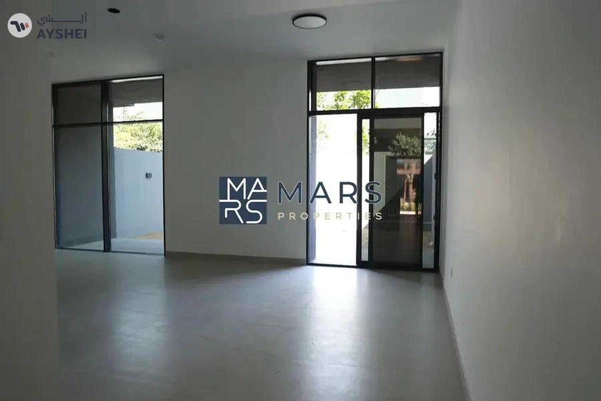 Modern Home with Beautiful Features β A Must-See!-10-10