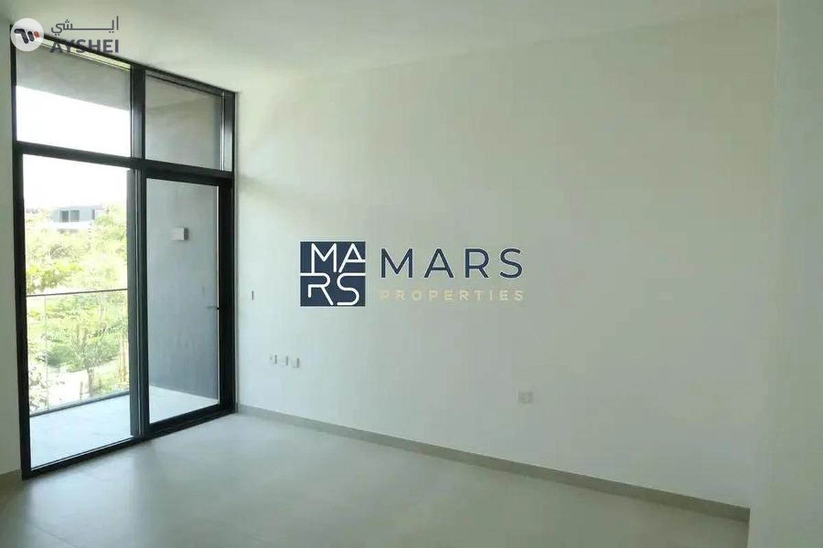 Modern Home with Beautiful Features β A Must-See!-3-3