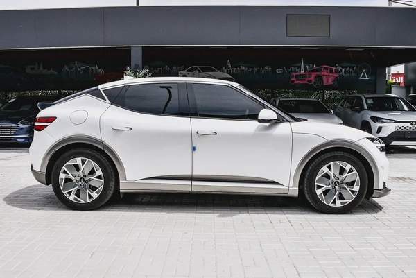 Genesis GV70 Electric 2022 | Korean Specs | Clean Title | 26K KM | White | جينسس GV70 كهرباء 2022