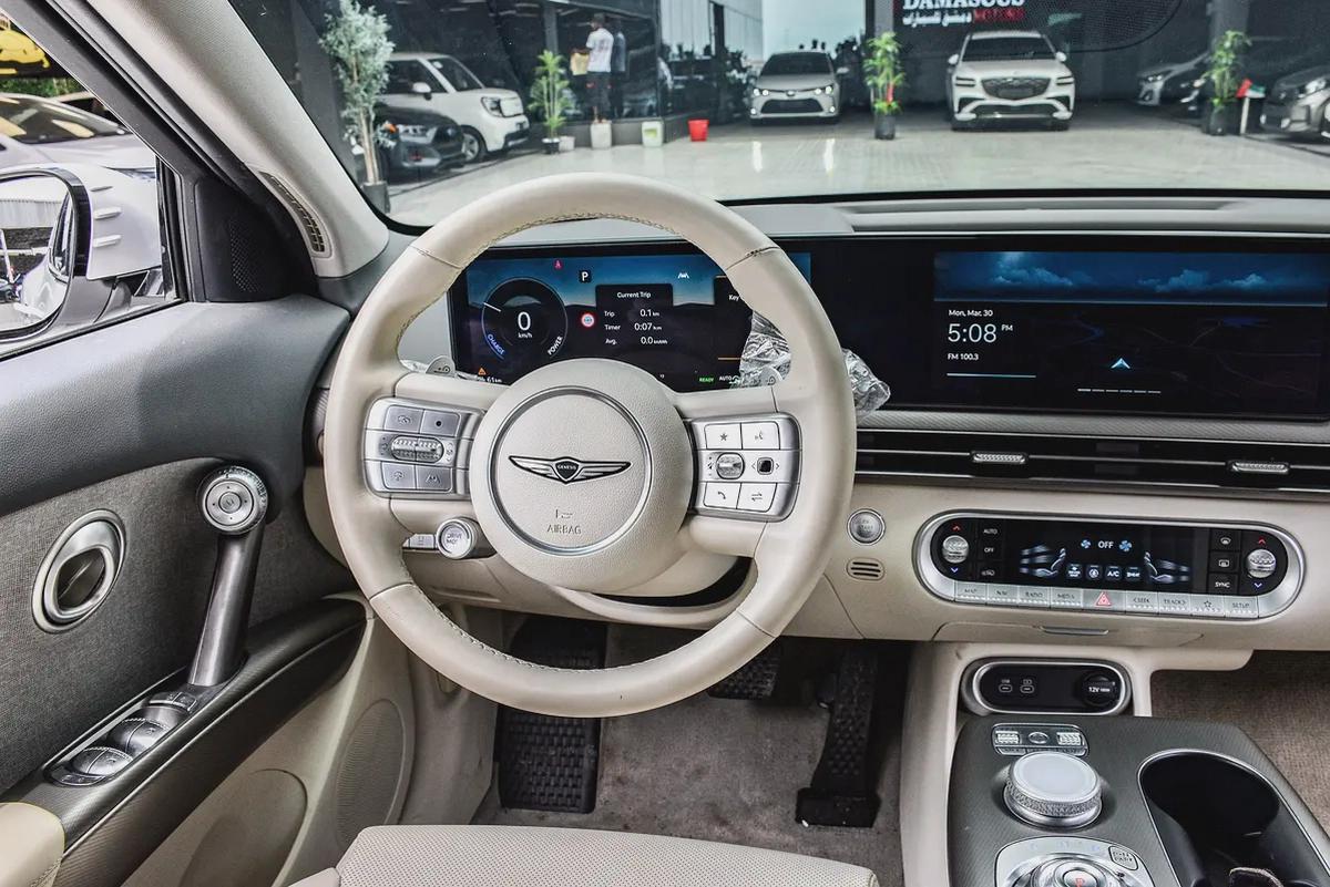 Genesis GV70 Electric 2022 | Korean Specs | Clean Title | 26K KM | White | جينسس GV70 كهرباء 2022-10-10