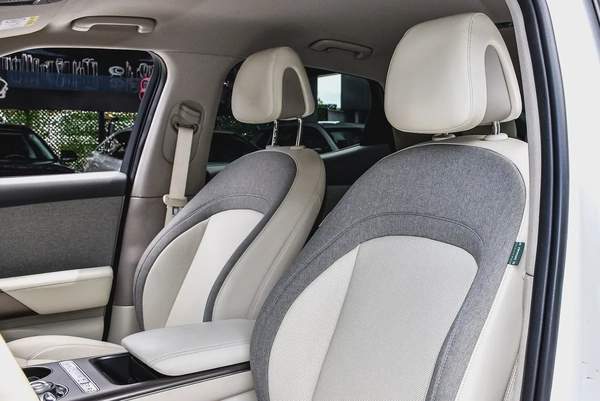 Genesis GV70 Electric 2022 | Korean Specs | Clean Title | 26K KM | White | جينسس GV70 كهرباء 2022