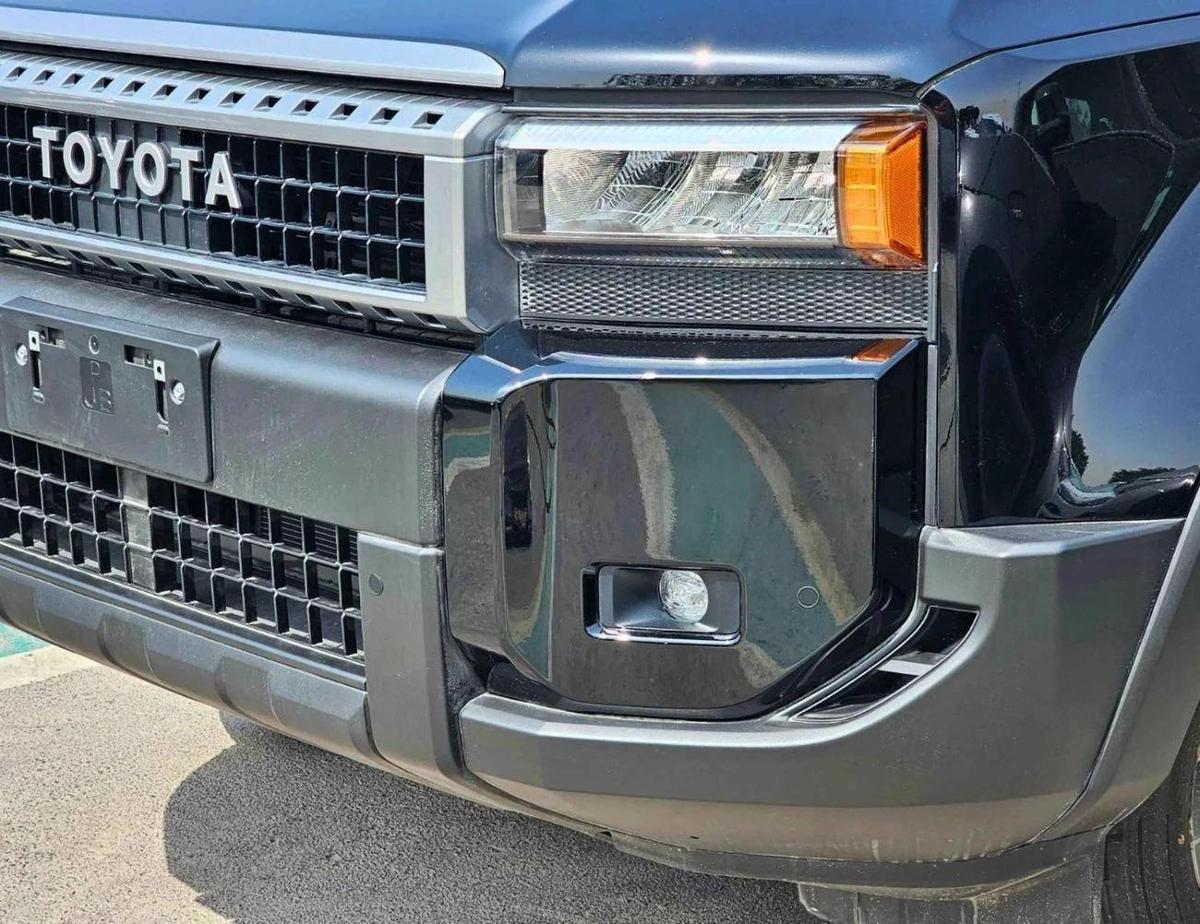 Toyota Prado ALL ROUNDER / MID OPTION / 2.4L PETROL V4 / LETHAER WITH DRIVER PWR SEAT / COOL BOX-4-4