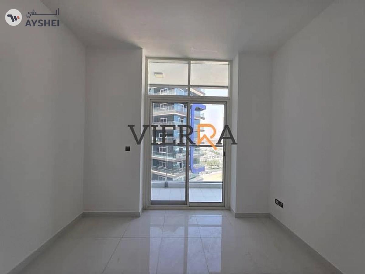 Spacious | Vacant | Prime Location l Perfect View-4-4