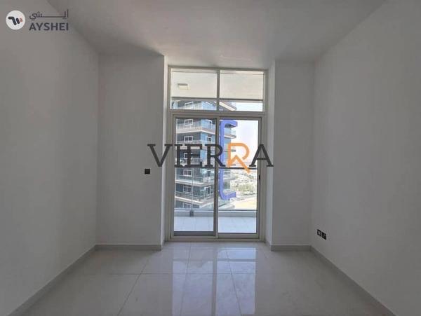 Spacious | Vacant | Prime Location l Perfect View