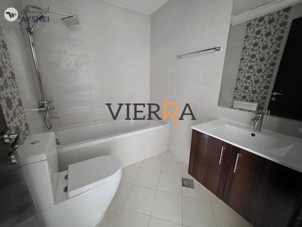 Spacious | Vacant | Prime Location l Perfect View