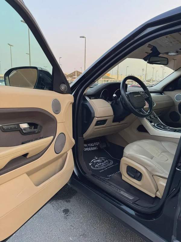 لاند روڤر EVOQUE موديل 2012 خليجى بانوراما فل اوبشن بحاله الوكاله