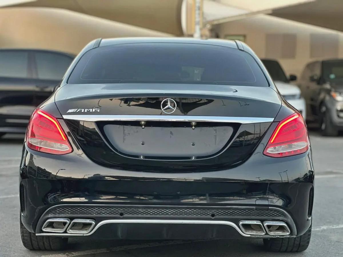 Mercedes-Benz C 300 AMG 2019 - American Specs-1-1