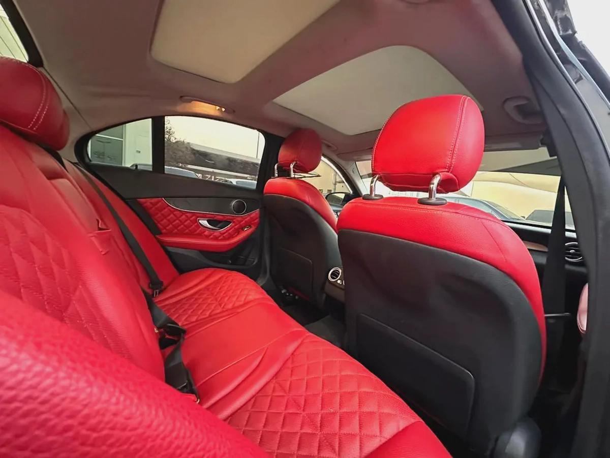 Mercedes-Benz C 300 AMG 2019 - American Specs-6-6