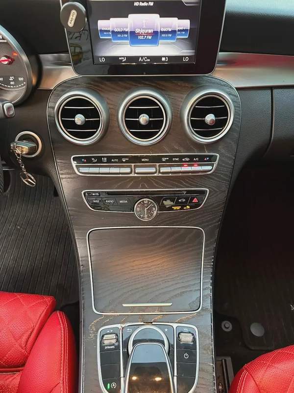 Mercedes-Benz C 300 AMG 2019 - American Specs