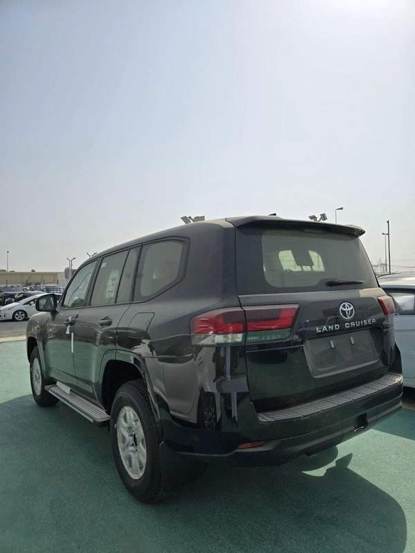 Toyota Land Cruiser GXR 4.0L TOYOTA LAND CRUISER GXR GCC SPECS 4.0L 2026 MODEL