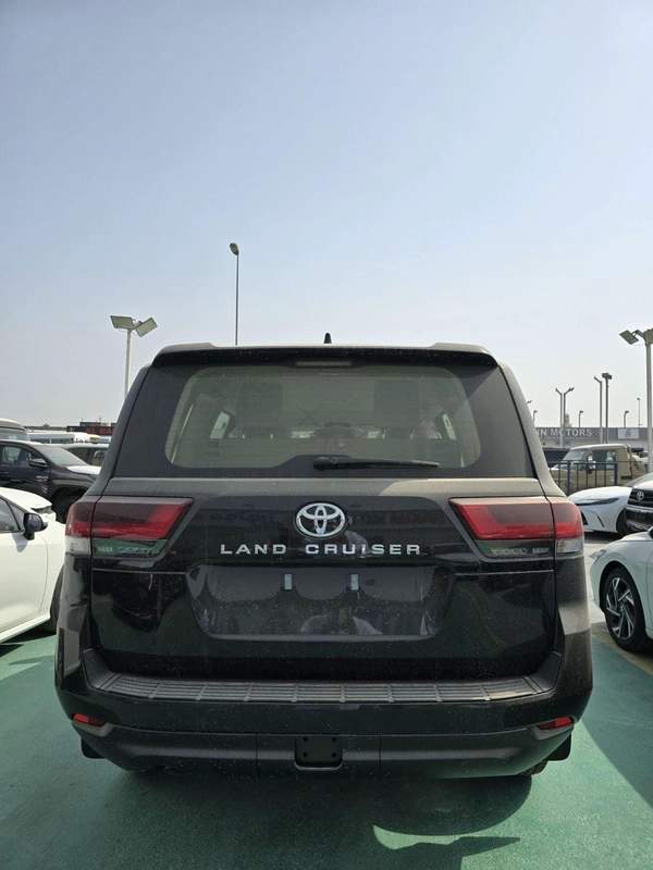 Toyota Land Cruiser GXR 4.0L TOYOTA LAND CRUISER GXR GCC SPECS 4.0L 2026 MODEL