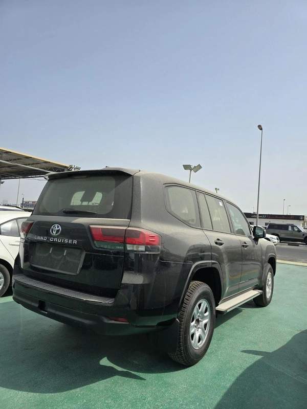 Toyota Land Cruiser GXR 4.0L TOYOTA LAND CRUISER GXR GCC SPECS 4.0L 2026 MODEL