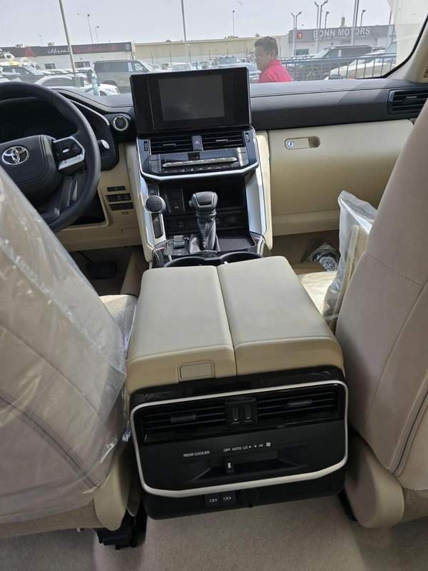 Toyota Land Cruiser GXR 4.0L TOYOTA LAND CRUISER GXR GCC SPECS 4.0L 2026 MODEL