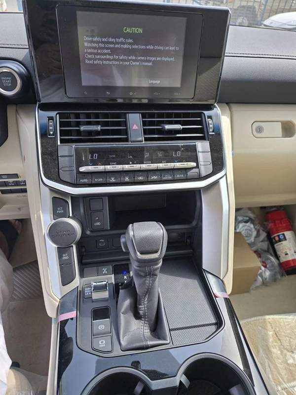 Toyota Land Cruiser GXR 4.0L TOYOTA LAND CRUISER GXR GCC SPECS 4.0L 2026 MODEL