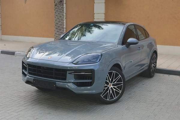 PORSCHE CAYENNE COUPE V6 3.0L - GCC SPECS -UNDER WARRANTY - ACCIDENT FREE - FULL SERVICE HISTORY -