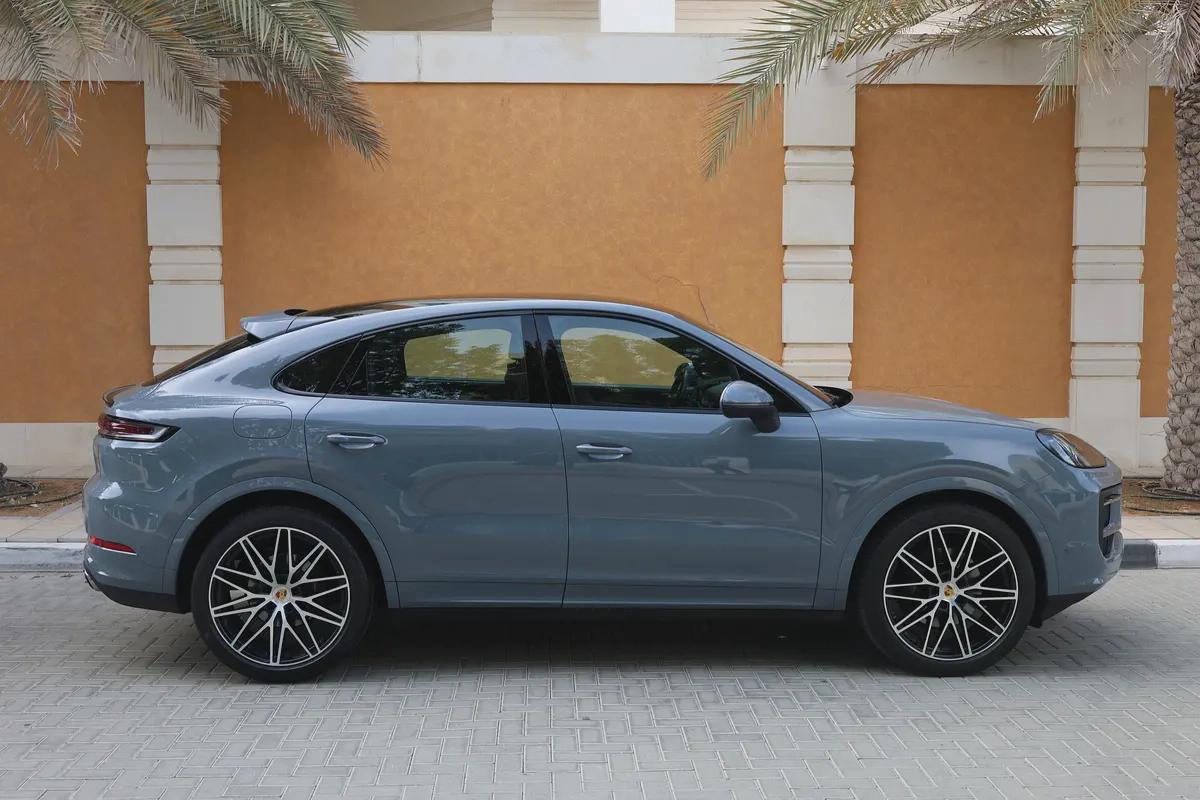 PORSCHE CAYENNE COUPE V6 3.0L - GCC SPECS -UNDER WARRANTY - ACCIDENT FREE - FULL SERVICE HISTORY --8-8
