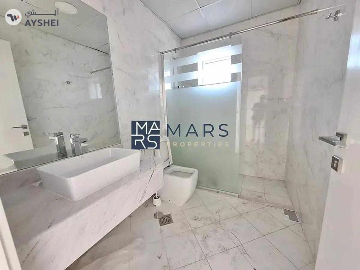 Free AC,Best Quality Living ,Sea View,Free Parking-11-11