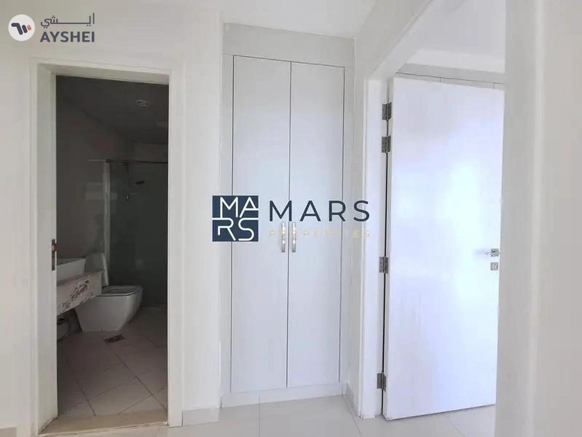 Free AC,Best Quality Living ,Sea View,Free Parking-12-12