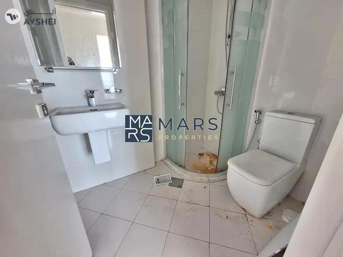 Free AC,Best Quality Living ,Sea View,Free Parking-4-4