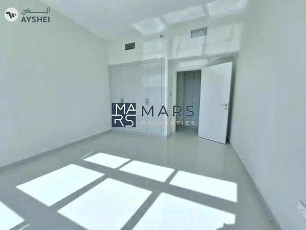 Free AC,Best Quality Living ,Sea View,Free Parking