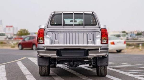 Toyota Hilux Hilux SR5 2.4 Diesel mid option MT2025