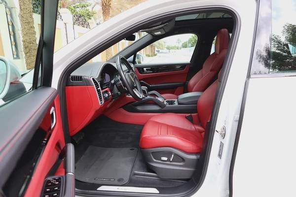 PORSCHE CAYENNE-2020-122000KM-GCC SPECS-EXCELLENT CONDITION