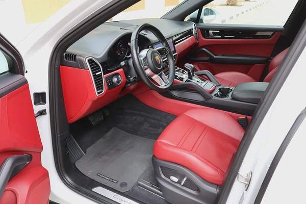 PORSCHE CAYENNE-2020-122000KM-GCC SPECS-EXCELLENT CONDITION