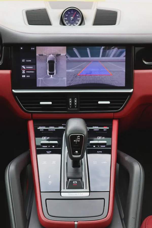 PORSCHE CAYENNE-2020-122000KM-GCC SPECS-EXCELLENT CONDITION