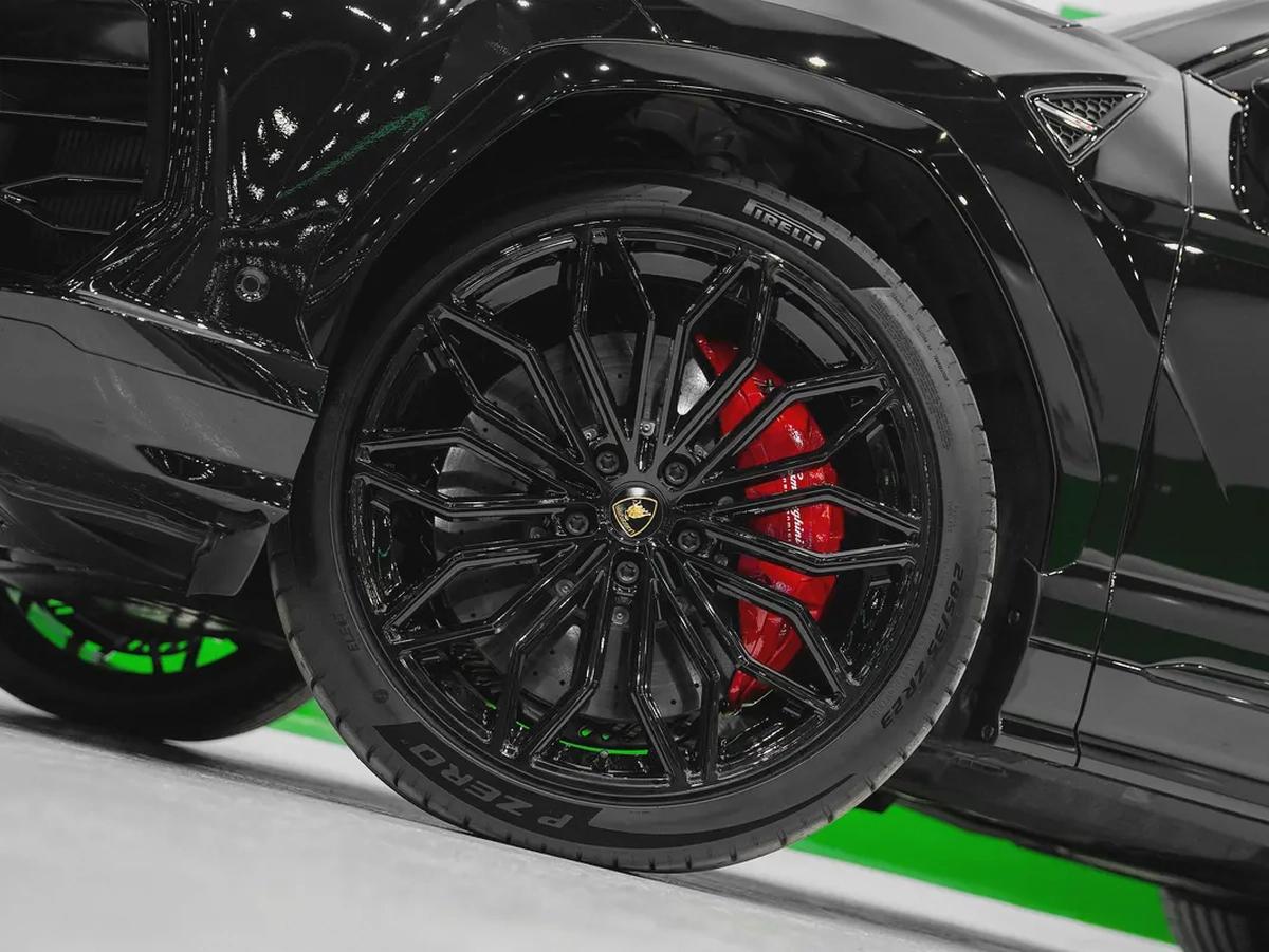 BRAND NEW 2025 URUS SE - CARBON PACKAGE - BICOLORE SPORTIVO-6-6